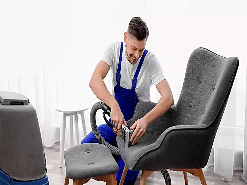 Sandalye Temizliği: Deri ve Kumaş Sandalyeler İçin Öneriler